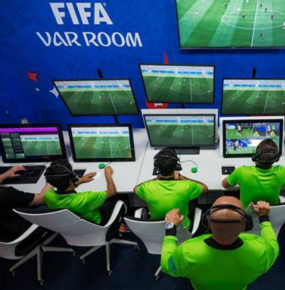 var-dalam-sepak-bola-revolusi-atau-kontroversi