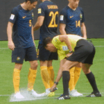 spray-pembatas-vanishing-spray-dalam-sepak-bola