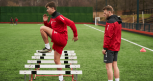 latihan-fisik-sepak-bola-untuk-pemain-sayap-cepat