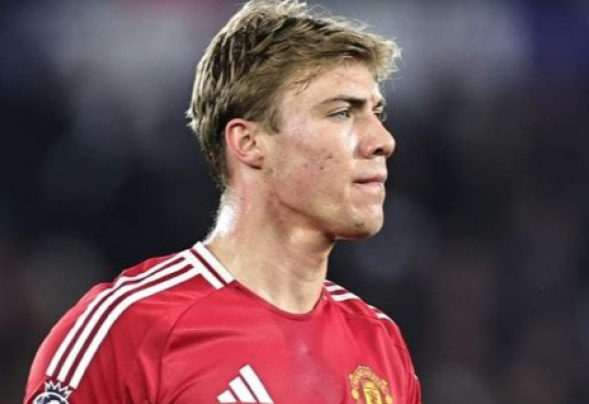 alasan-rasmus-hojlund-menolak-ac-milan