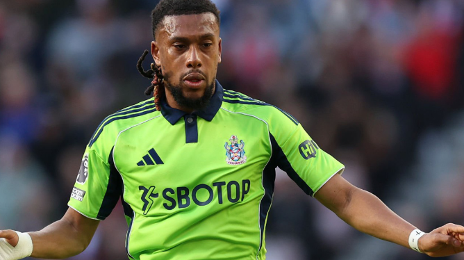 Fulham Kalahkan Sunderland dengan Skor Telak di Tandang